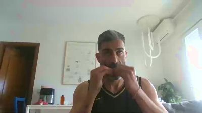 hotreds webcam model stream image