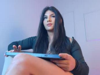 loovelymiia_ webcam model stream image