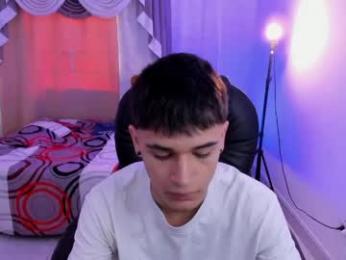aron_boyy webcam model stream image