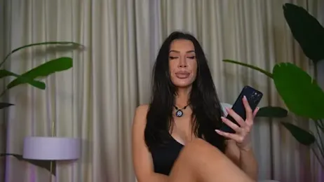 FoxieJullia webcam model stream image