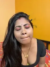 RedQQueen webcam model stream image