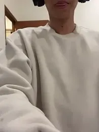 linh21107 webcam model stream image