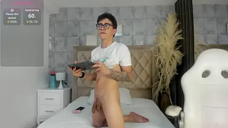 TylerCross_ webcam model stream image