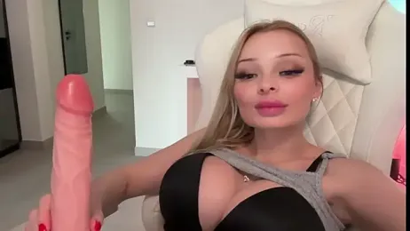 HannaXLove webcam stripchat model stream image