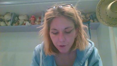 piccolaqueen webcam model stream image