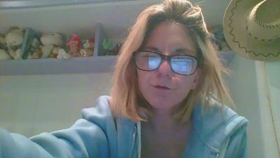 piccolaqueen webcam model stream image