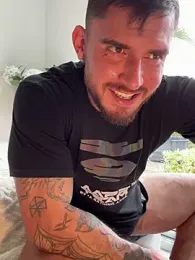 DimitriSullivan_ webcam model stream image