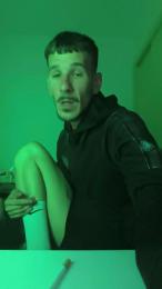 TuuNeenee30 webcam model stream image