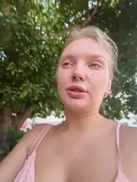 AmmyHot webcam model stream image