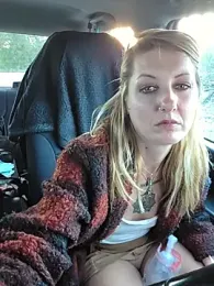 SheIsSomething webcam model stream image