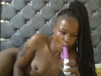 Maggieh22 webcam bongacams model stream image