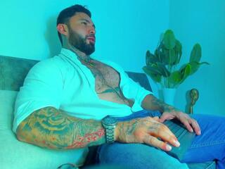 Aless Rose webcam model stream image
