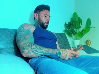 Aless Rose webcam model stream image