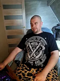 Foxyshaved webcam model stream image