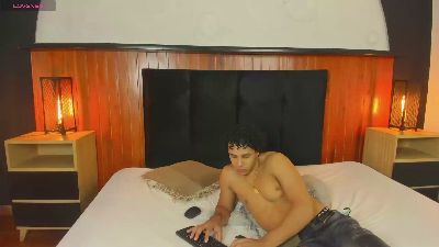 Adrian_Volt_ webcam cam4 model stream image