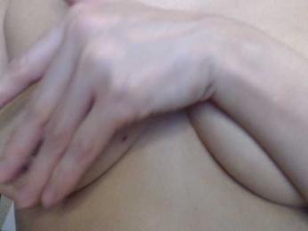 Liya_ webcam model stream image