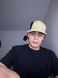 Maximuz1920 webcam model stream image