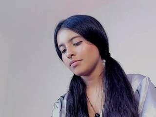 elenna-salvatoree webcam model stream image