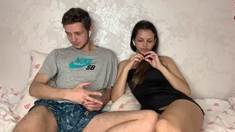 MoonBabyCouple webcam model stream image