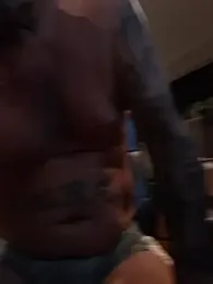 Hotbodyscottie webcam model stream image