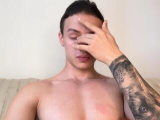 Walker Brown webcam model stream image