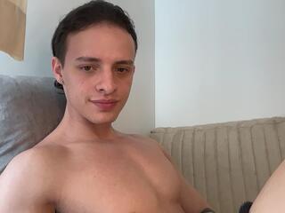 Walker Brown webcam model stream image