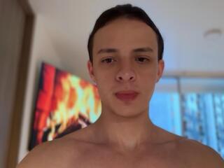 Walker Brown webcam model stream image