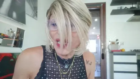 LadyOxana webcam stripchat model stream image
