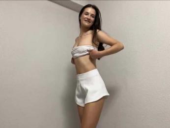 FloVelardes webcam bongacams model stream image