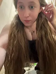 FroggyAnna webcam stripchat model stream image