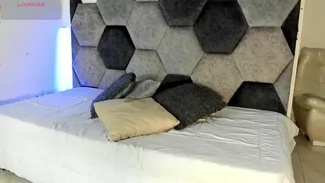 Latrellx7 webcam model stream image