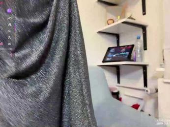 MyshkaNiks webcam model stream image