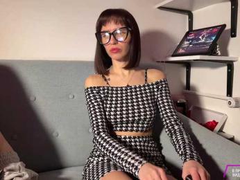 MyshkaNiks webcam model stream image