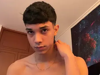 RoughDiamond_ webcam model stream image