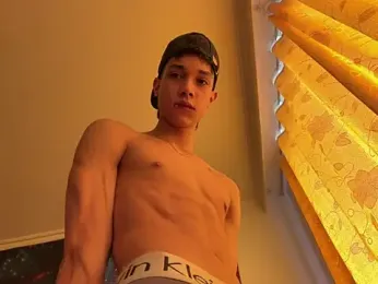 RoughDiamond_ webcam model stream image