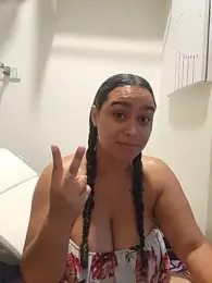 cinnaminnie webcam model stream image