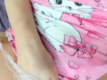 milkykandy webcam model stream image