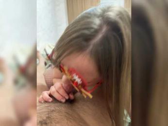 RUS577643 webcam model stream image