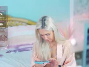 amoramias webcam model stream image