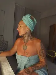 TravelMommyBlair webcam stripchat model stream image