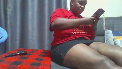 Black_pie webcam model stream image