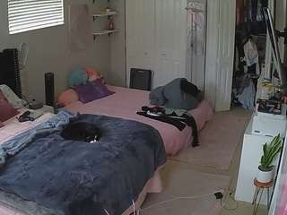 voyeurcam-house-charleys-room webcam model stream image