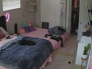 voyeurcam-house-charleys-room webcam model stream image