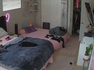 voyeurcam-house-charleys-room webcam camsoda model stream image