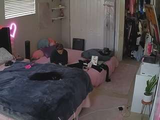 voyeurcam-house-charleys-room webcam model stream image