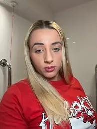 Strongqueen webcam model stream image