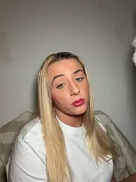 Strongqueen webcam model stream image