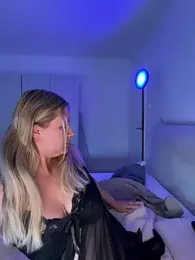 lunawolf21 webcam model stream image