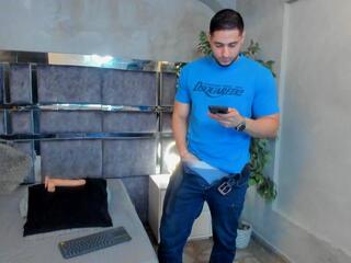 Troy Millers webcam model stream image