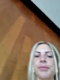 Luna_Veil webcam model stream image